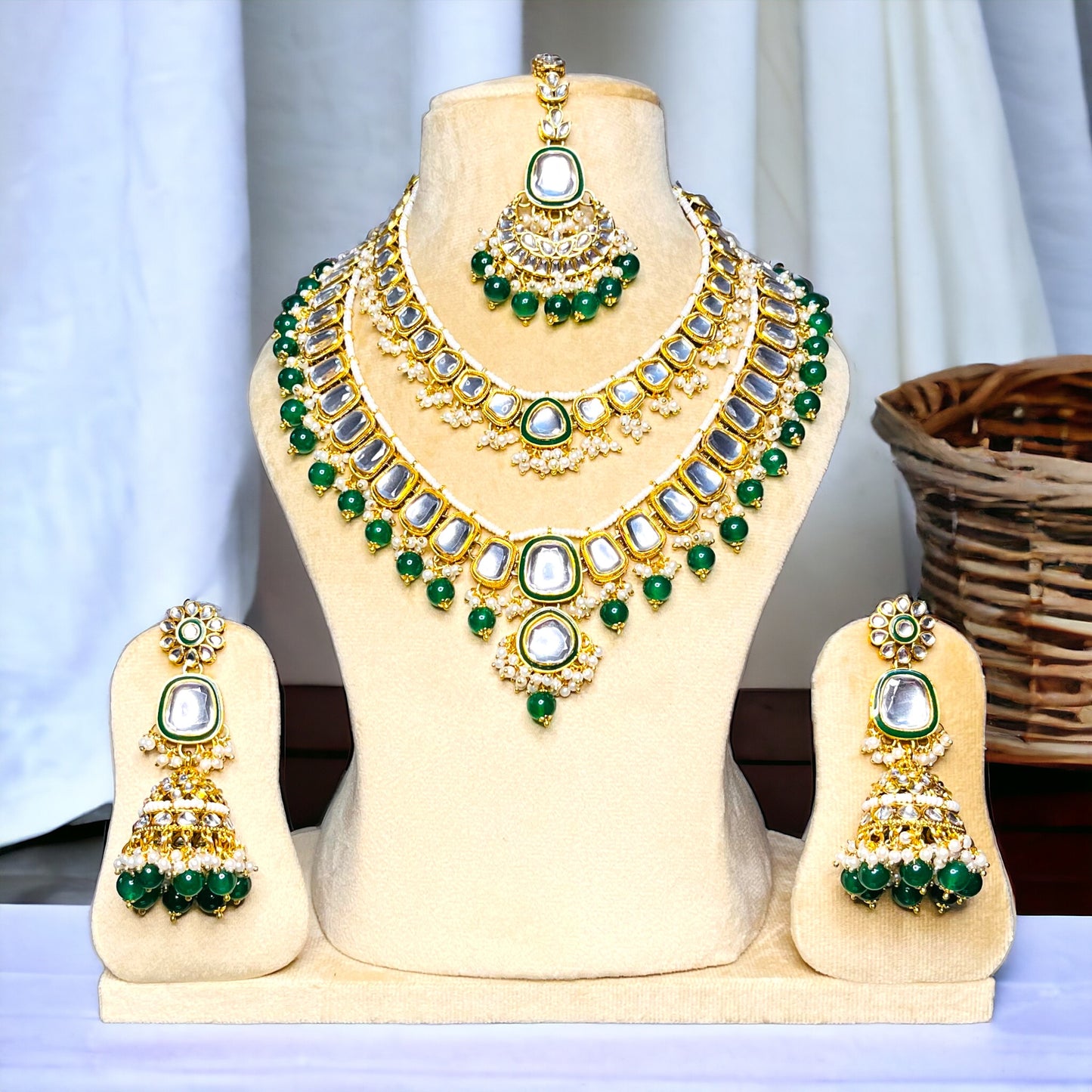 Emerald Esha Kundan Necklace