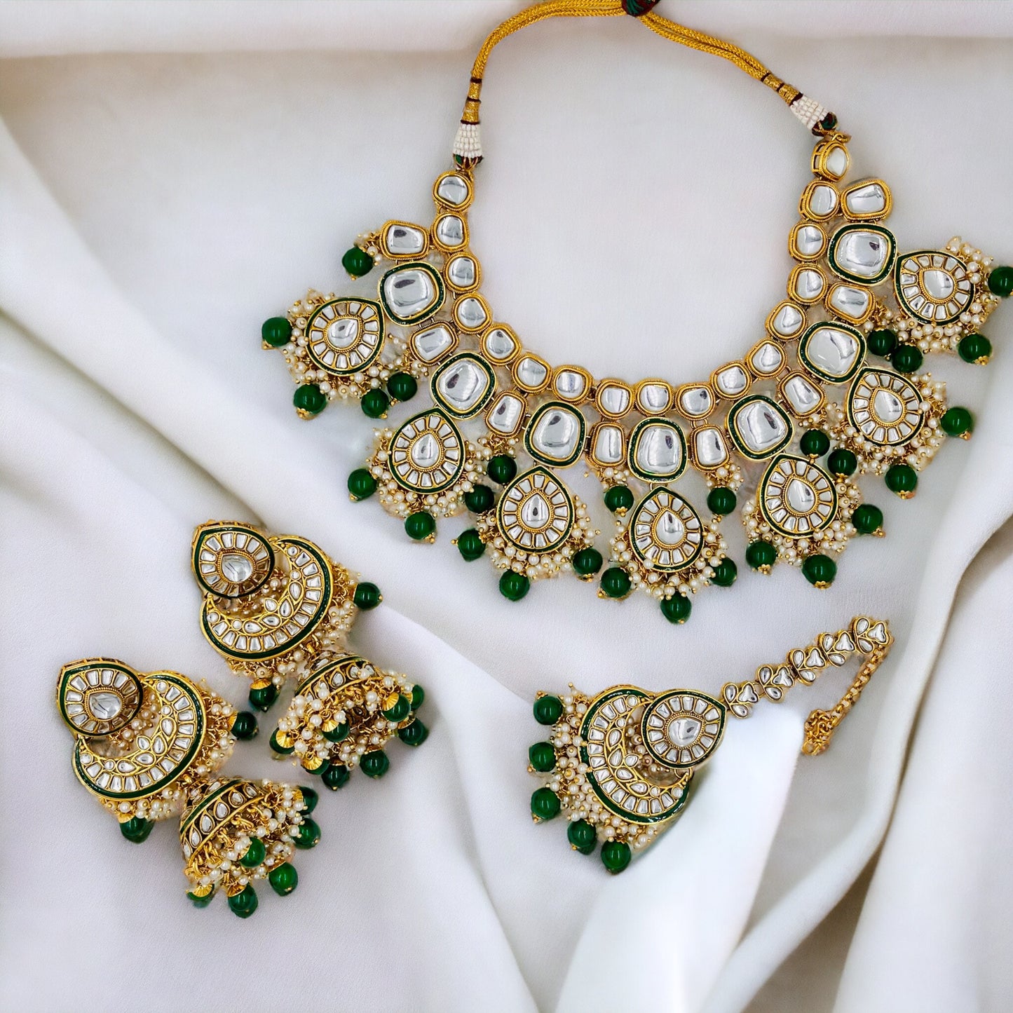 Emerald Bhavya Kundan Necklace