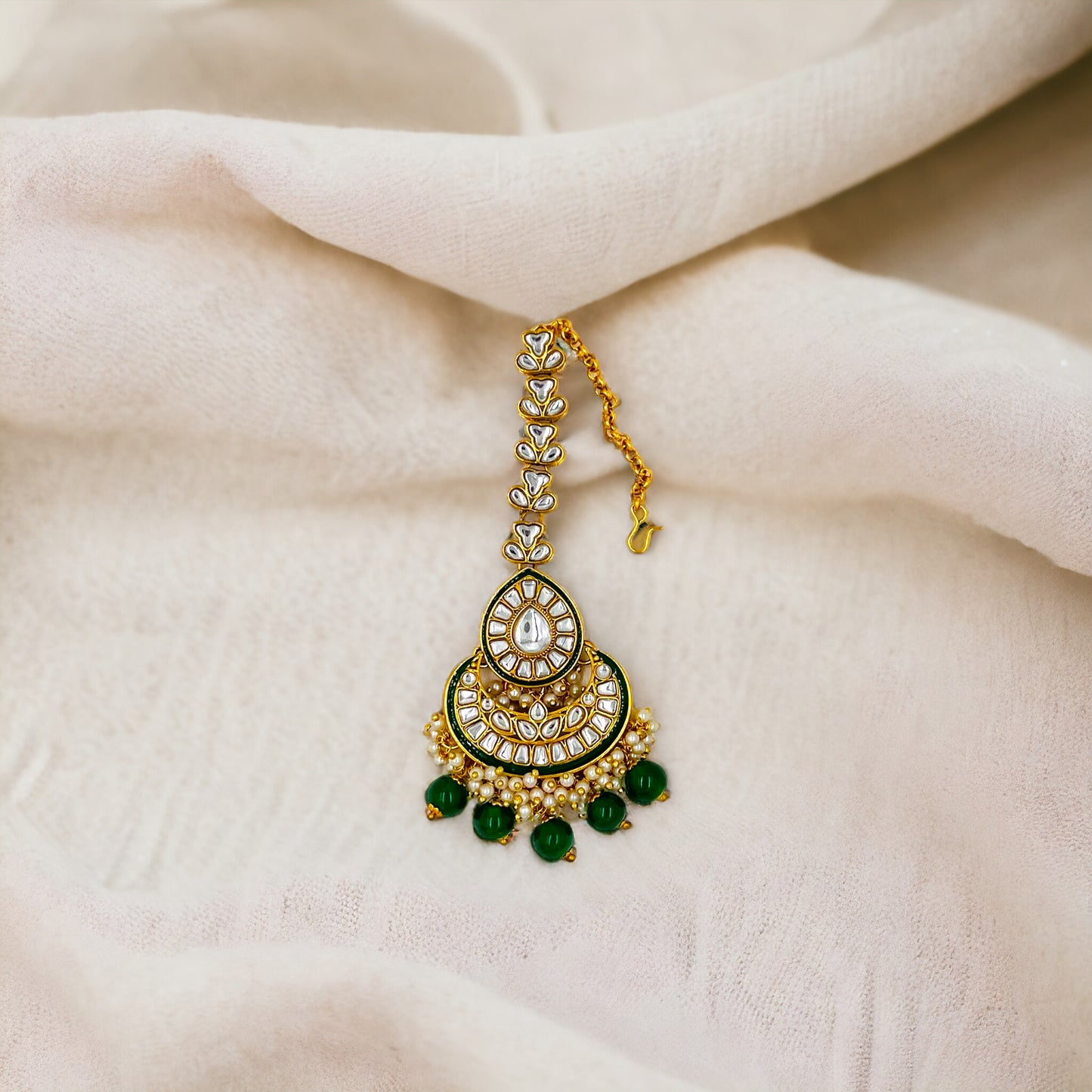 Emerald Bhavya Kundan Necklace