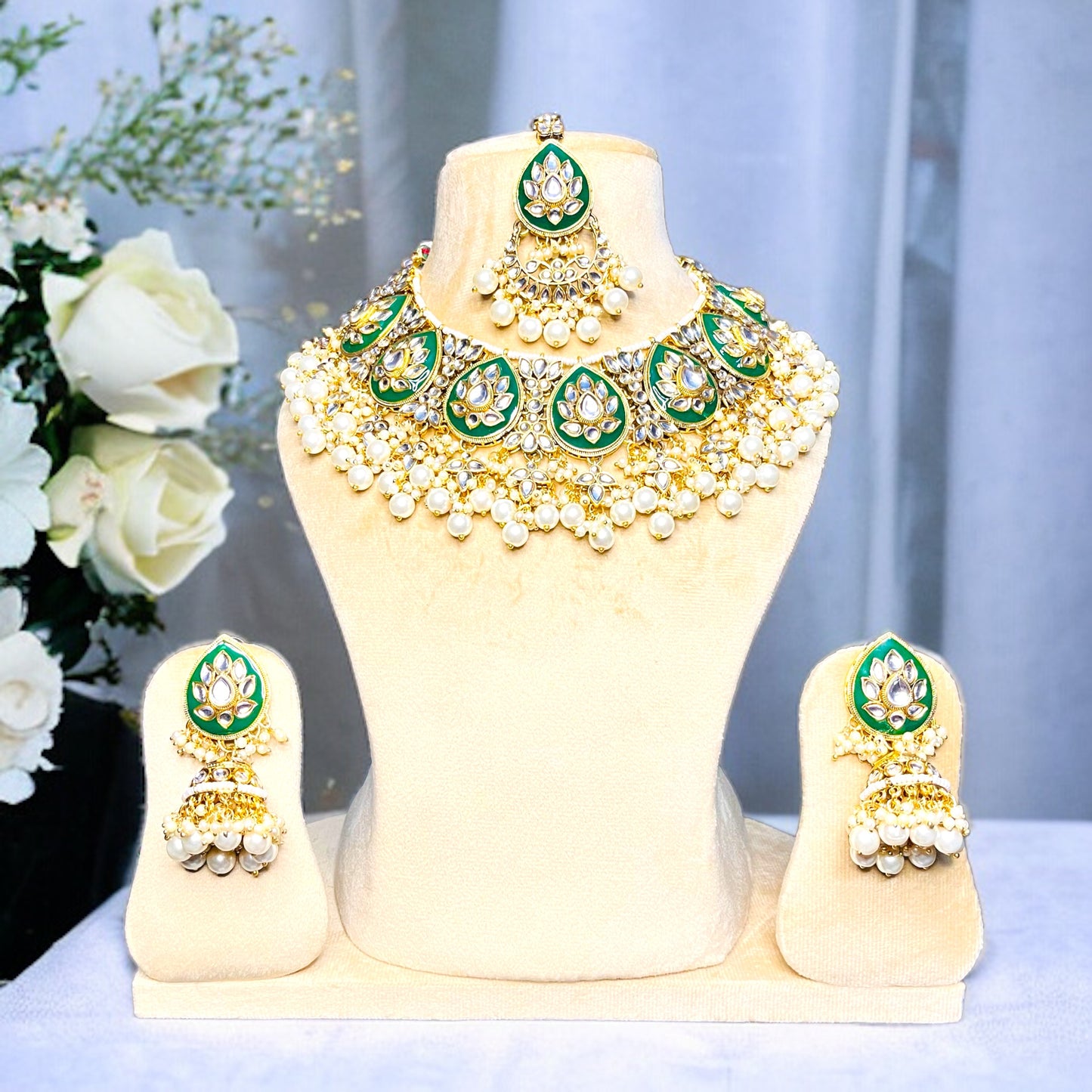 Ivory Vanya Kundan Necklace