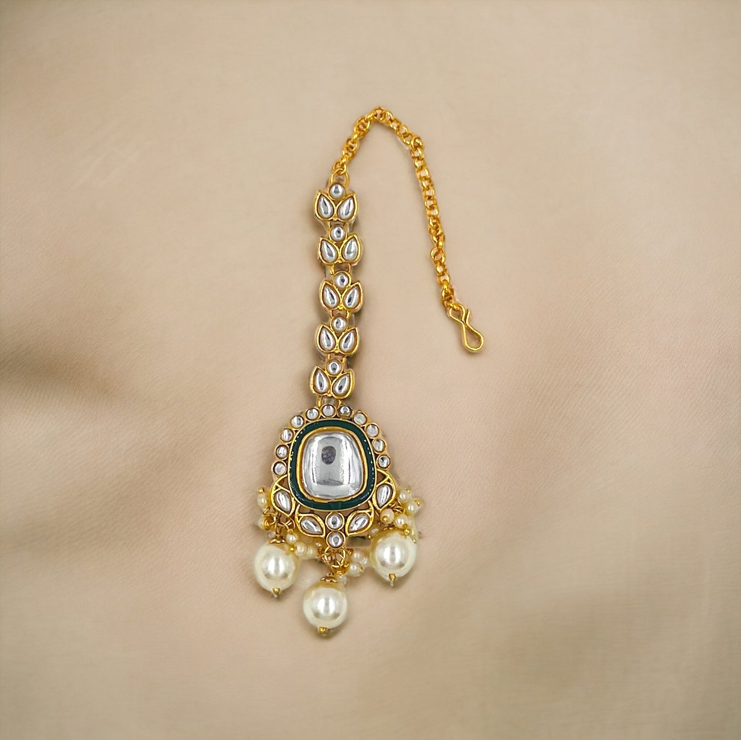 Ivory Kavya Kundan Necklace